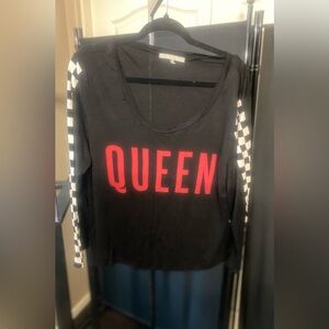 Long sleeve Queen shirt With checkered print on the sleeve